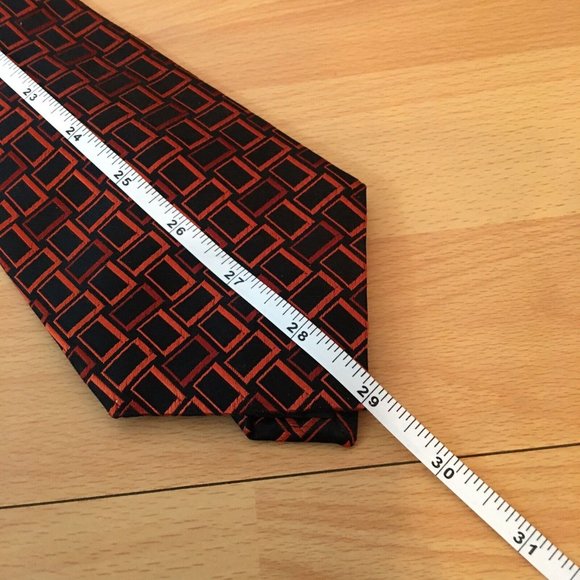 Geoffrey Beene 100% Silk Red Black Abstract Squares Men’s Tie Stain Resistant - Picture 3 of 6